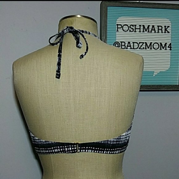 Ambrielle high neck bikini top Medium NWT - Picture 4 of 7